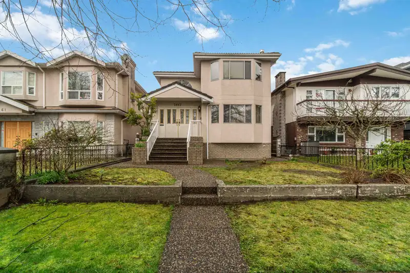 2667 E 47TH AVENUE - photo 1 of 40