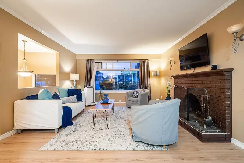 27042 28B AVENUE - photo 3 of 40