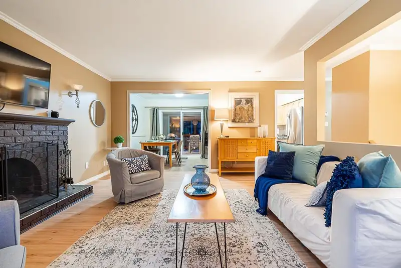 27042 28B AVENUE - photo 4 of 40
