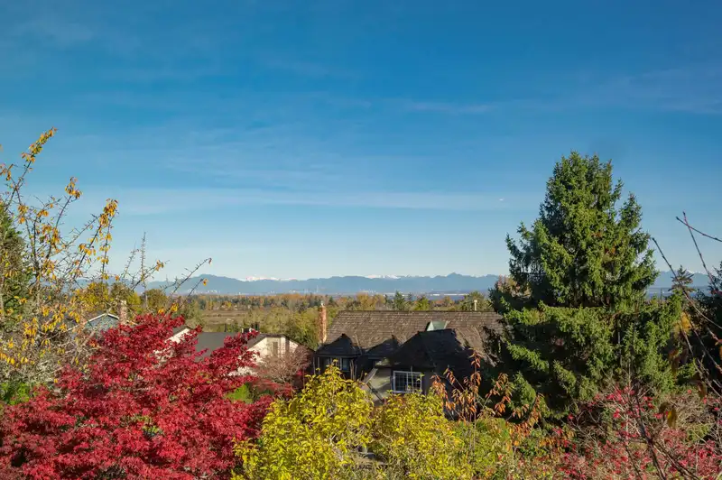 73 WOODLAND DRIVE - photo 2 of 40