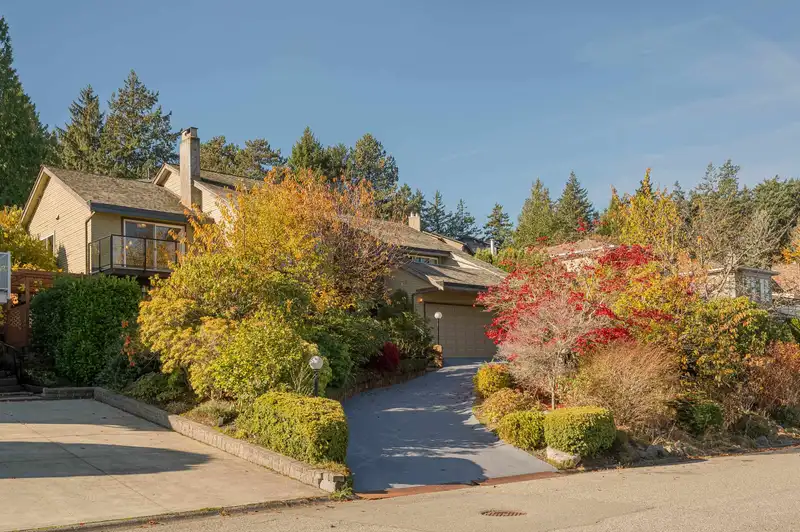 73 WOODLAND DRIVE - photo 4 of 40