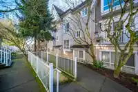 54 6577 SOUTHOAKS CRESCENT - thumbnail 2