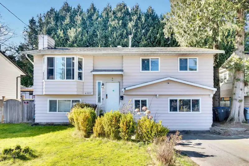 6507 134 STREET - photo 2 of 25