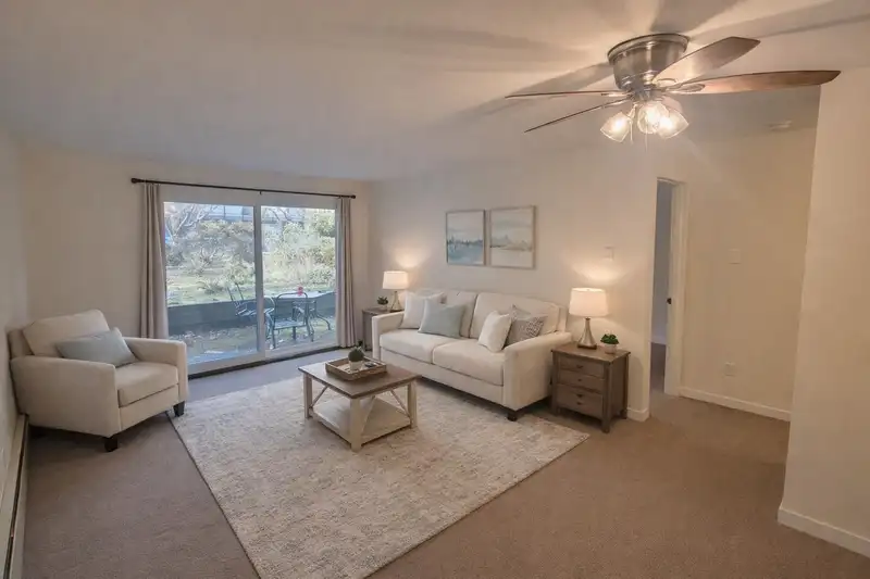 108 33400 BOURQUIN PLACE - photo 2 of 10
