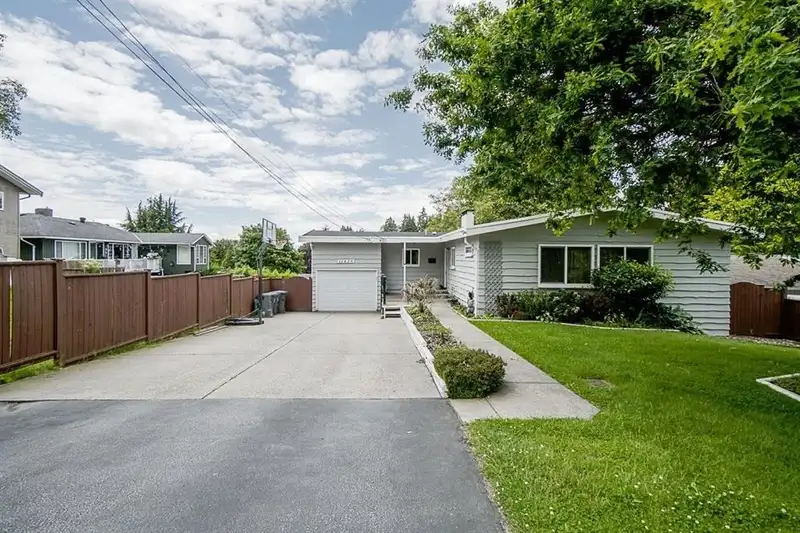 11429 139A STREET - photo 1 of 15