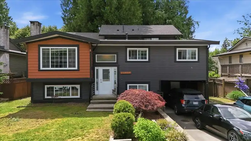 20838 117 AVENUE - photo 3 of 36