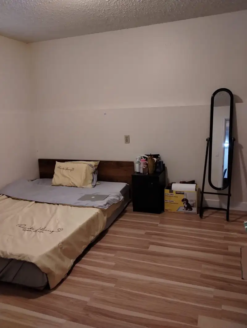 10425 140B STREET - photo 2 of 9