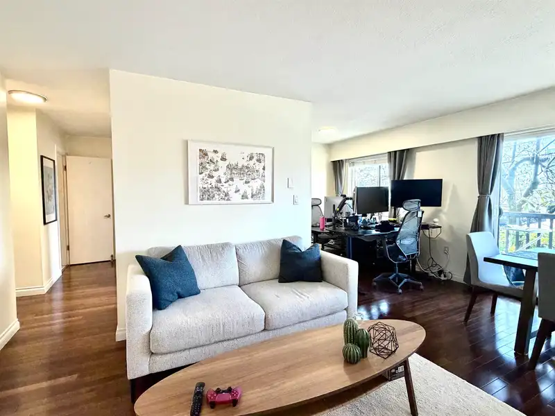 107 123 E 19TH STREET - photo 4 of 37