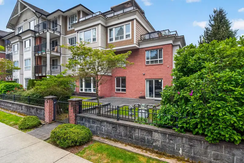 104 14960 102A AVENUE - photo 1 of 36