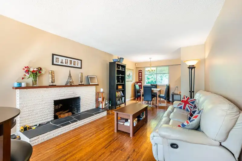 11288 135 STREET - photo 2 of 40