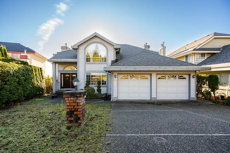 97 TIMBERCREST DRIVE - photo 1 of 39