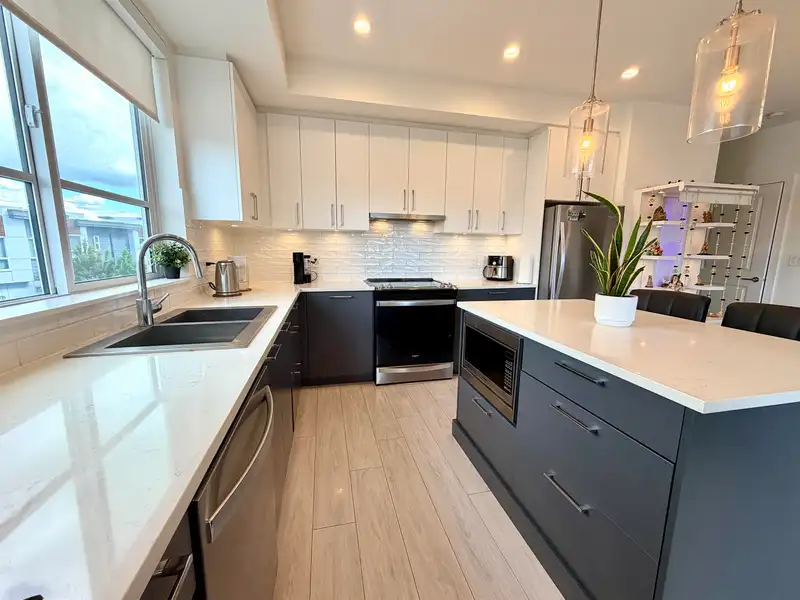 B316 20834 80 AVENUE - photo 3 of 19