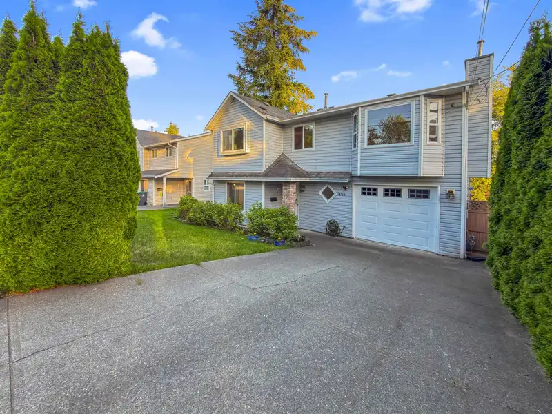 14318 68 AVE - photo 2 of 29