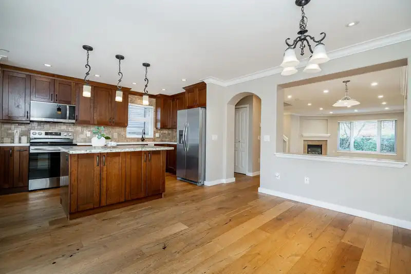 5 2351 PARKWAY BOULEVARD - photo 4 of 40