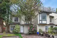 8 7611 MOFFATT ROAD - thumbnail 1