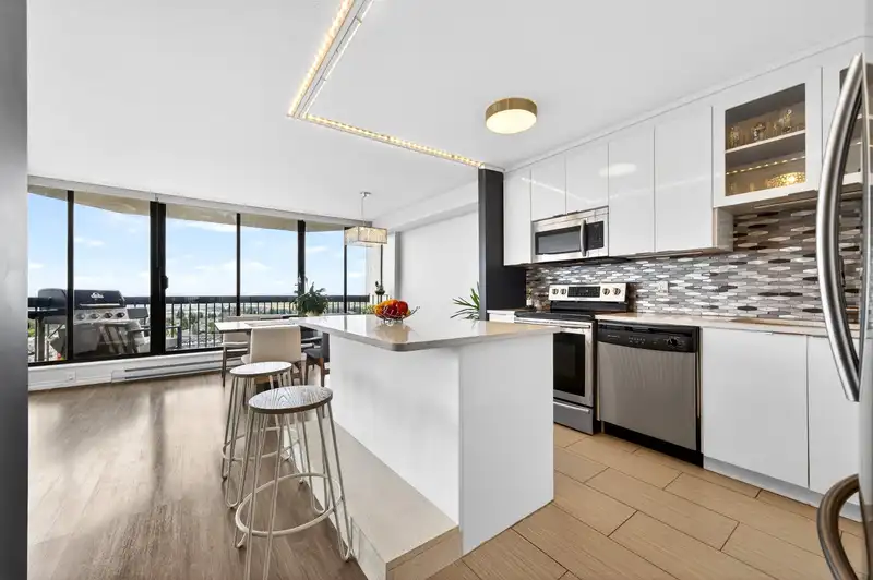 1903 6540 BURLINGTON AVENUE - photo 1 of 34