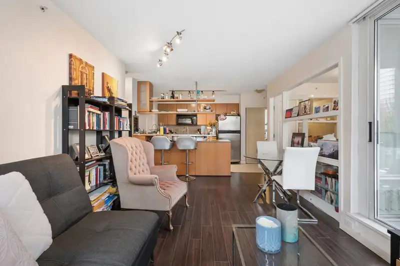 205 1438 RICHARDS STREET - photo 3 of 29