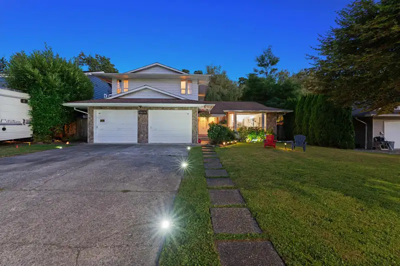 21034 BARKER AVENUE - photo 3 of 36