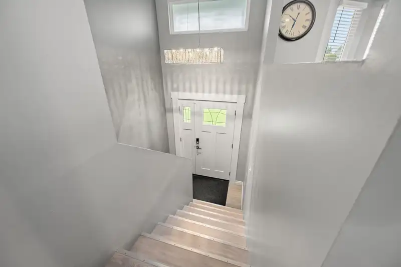 19983 50A AVENUE - photo 3 of 40