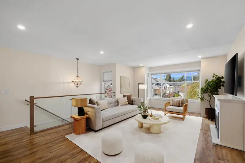19416 123 AVENUE - photo 1 of 38