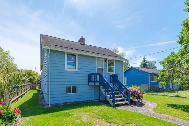 4412 W RIVER ROAD - photo 1 of 30