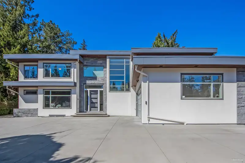 3771 SOUTHRIDGE AVENUE - photo 4 of 40