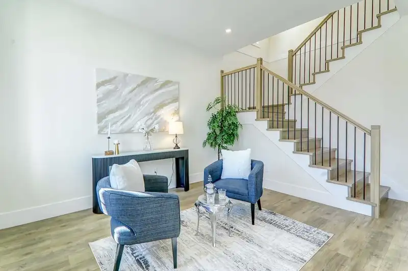 20665 76 AVENUE - photo 4 of 39