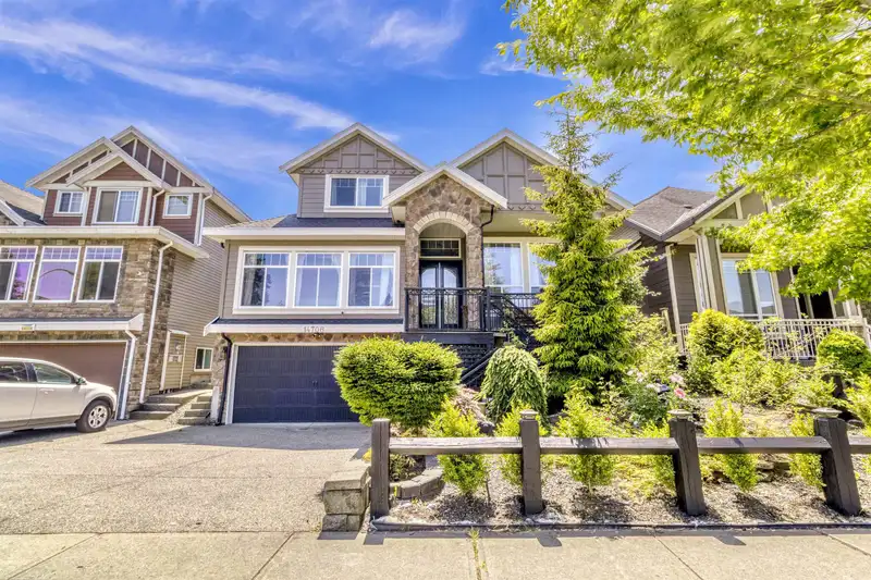 14706 63 AVENUE - photo 1 of 40