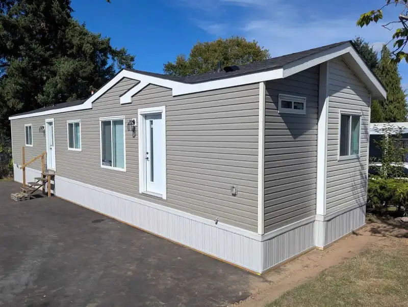 104 8220 KING GEORGE BOULEVARD - photo 1 of 32