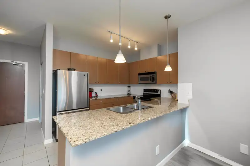 430 15380 102A AVENUE - photo 3 of 21