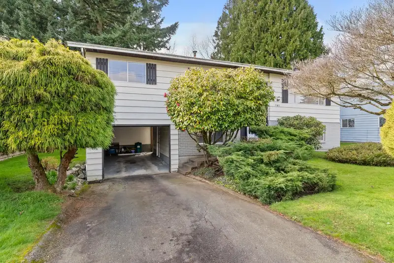 7451 113 STREET - photo 2 of 30