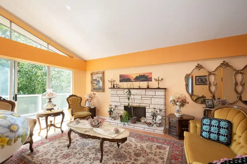 4131 W 16TH AVENUE - photo 3 of 37