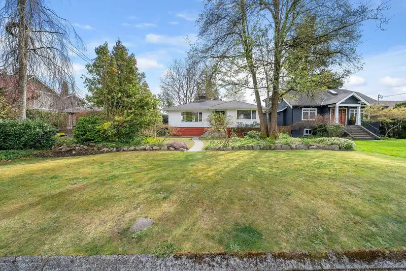 753 E 9TH STREET - photo 1 of 34
