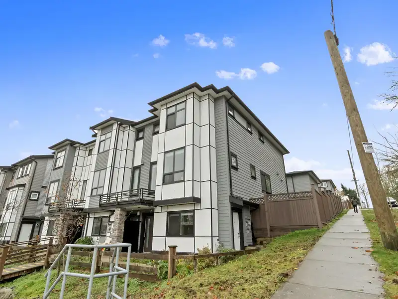 14002 60A AVENUE - photo 2 of 39