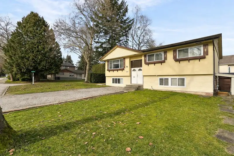 12959 CARLUKE CRESCENT - photo 2 of 39