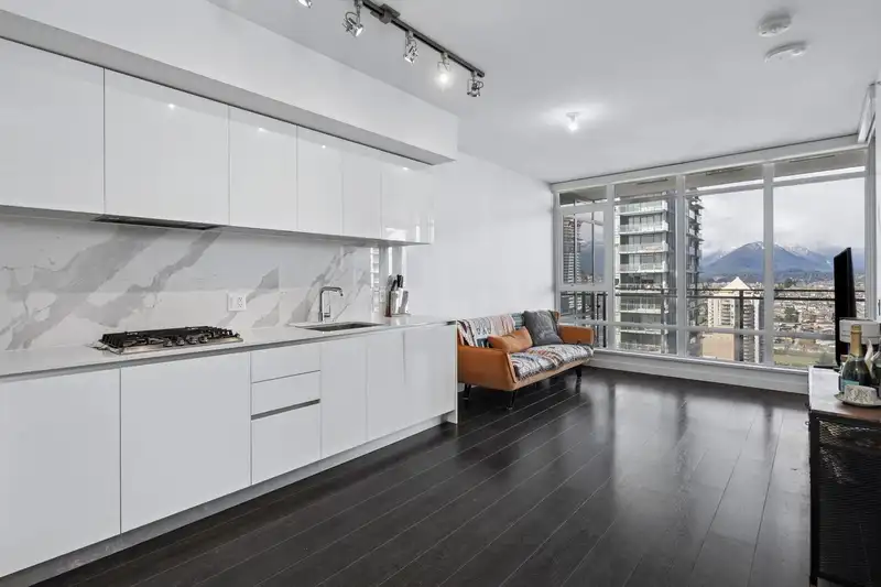2903 2085 SKYLINE COURT - photo 2 of 32