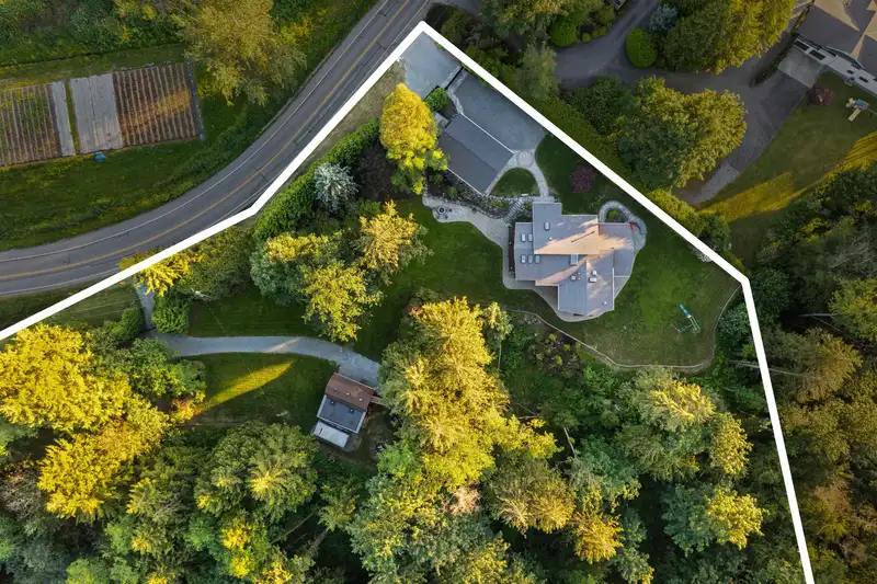 25149 72 AVENUE - photo 4 of 40