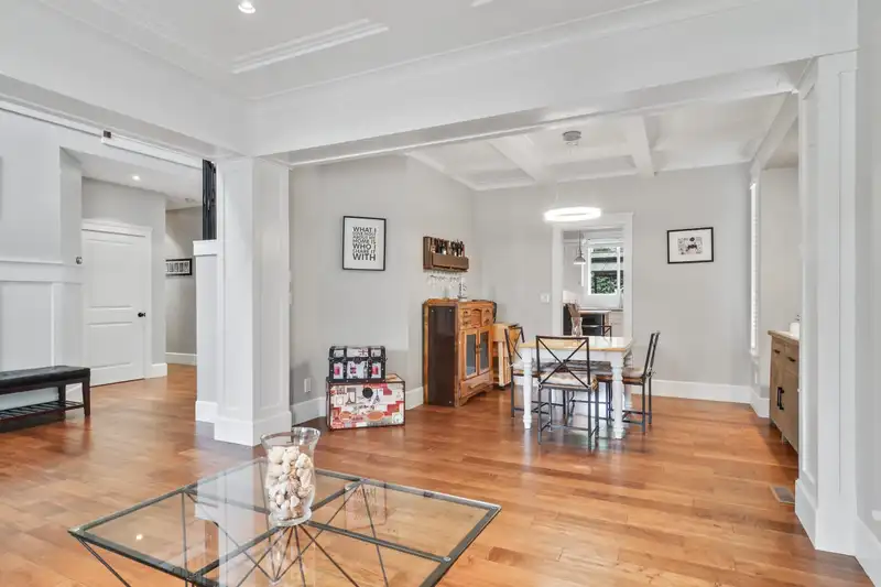 21229 83A AVENUE - photo 4 of 37