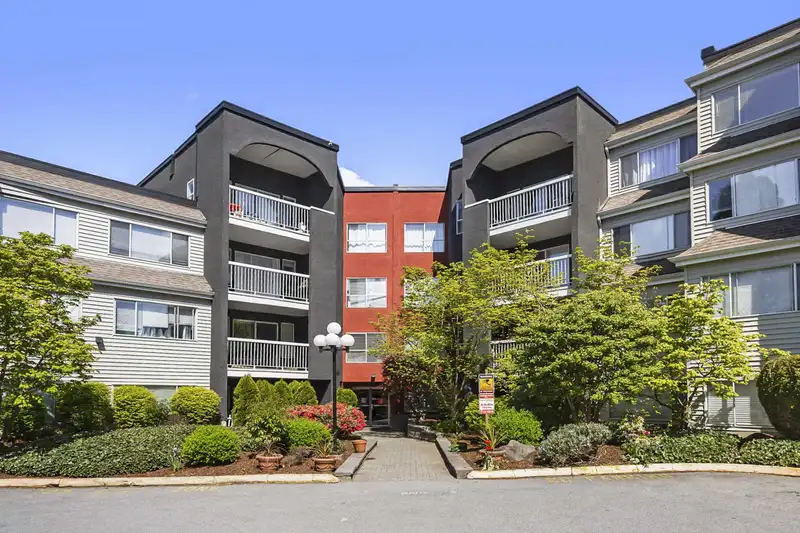 312 5700 200 STREET - photo 2 of 31