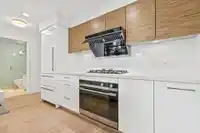301 7333 MURDOCH AVENUE - thumbnail 17