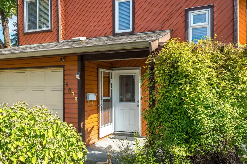 6078 194A STREET - photo 2 of 40