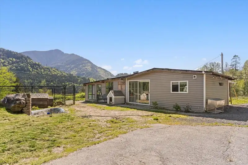 4495 HIRSCHMAN ROAD - photo 4 of 40