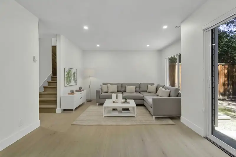 14 13990 74 AVENUE - photo 1 of 40