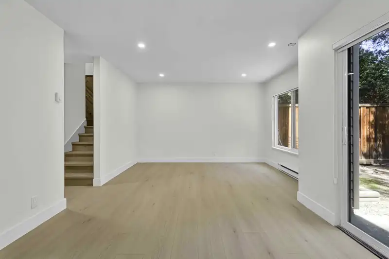 14 13990 74 AVENUE - photo 2 of 40