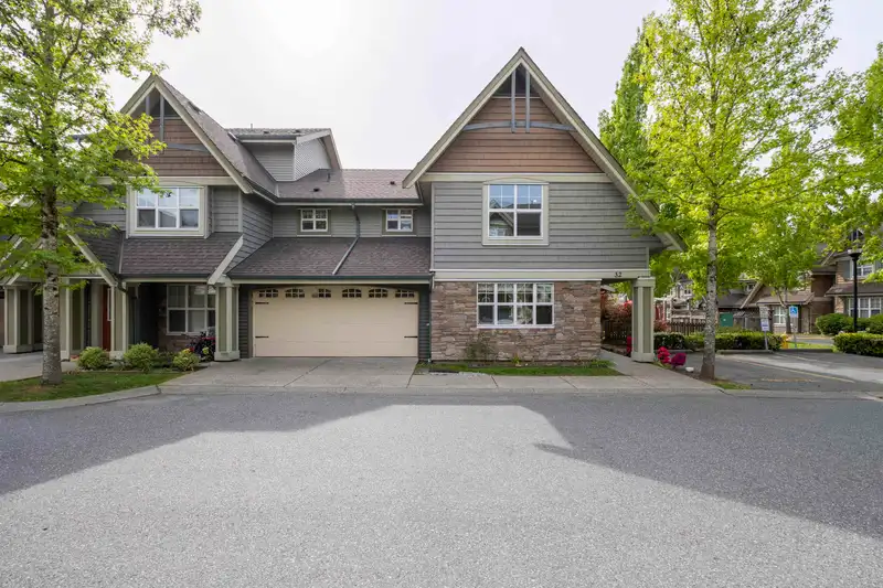 32 22977 116 AVENUE - photo 1 of 19