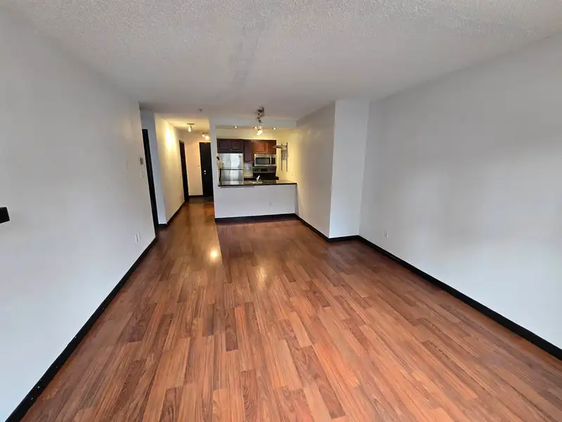 302 921 THURLOW STREET - photo 3 of 17