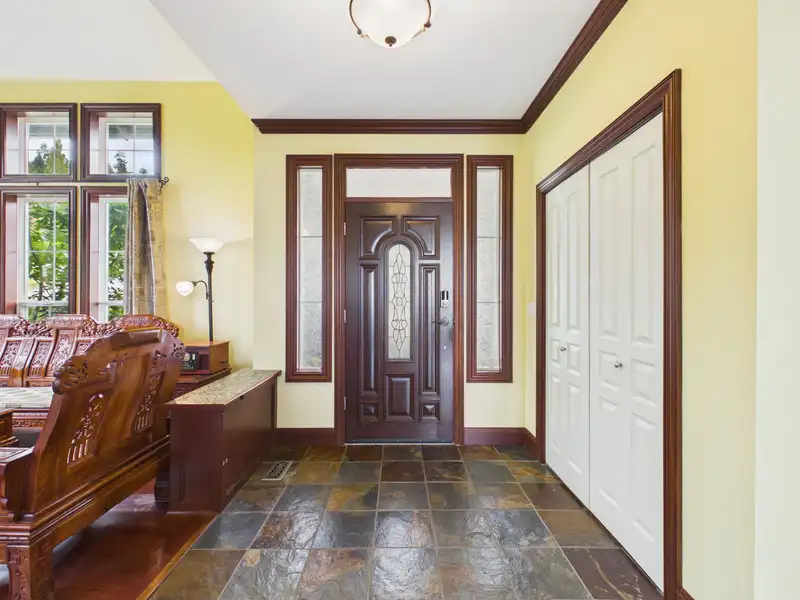 23 FERNWAY DRIVE - photo 3 of 40