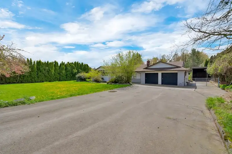 28712 58 AVENUE - photo 2 of 30