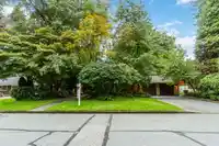 4262 YUCULTA CRESCENT - thumbnail 2