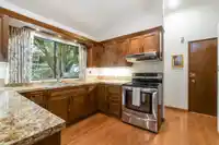 4262 YUCULTA CRESCENT - thumbnail 11